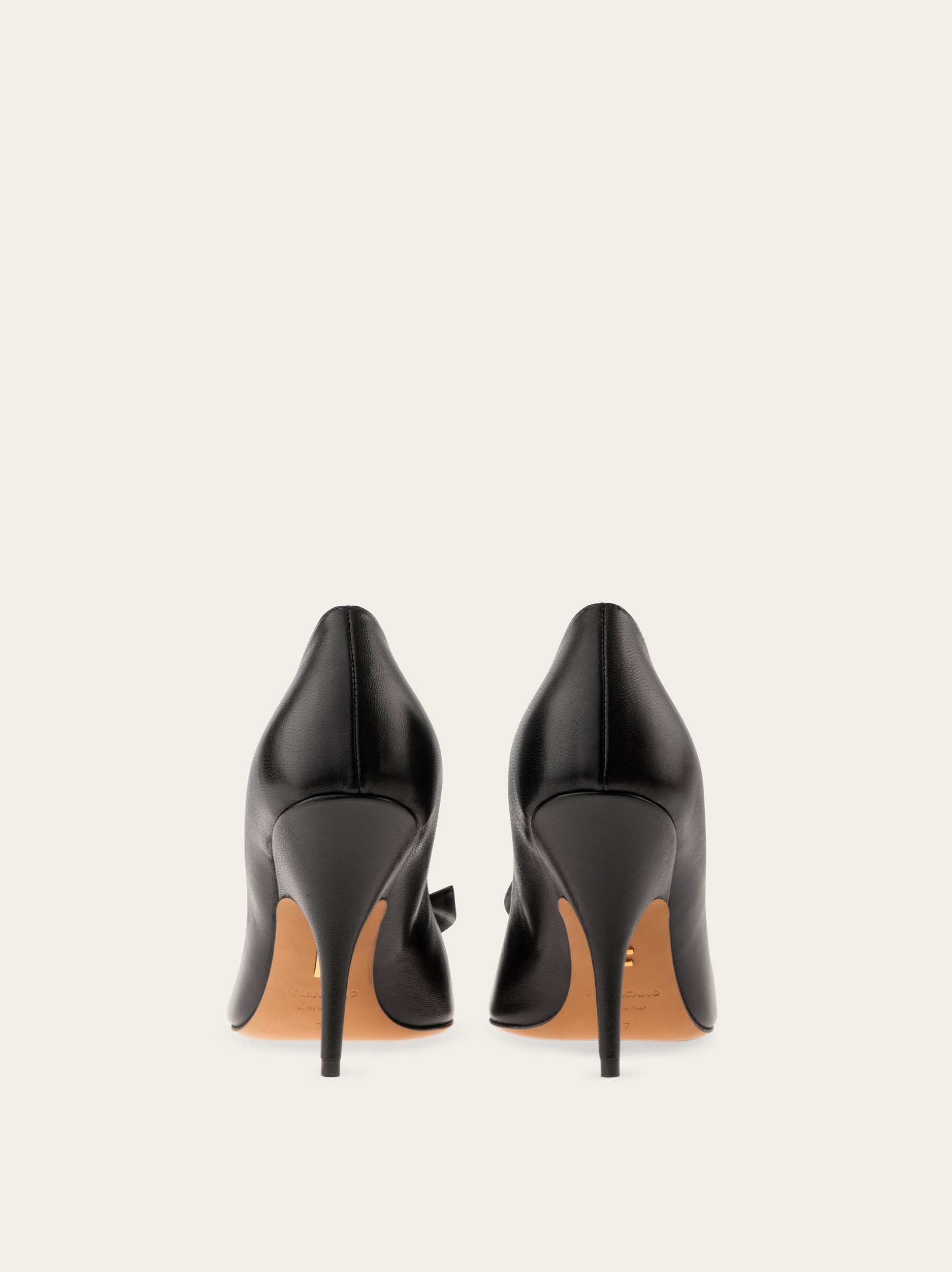 Ferragamo Soft bow pump - Image 3